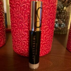 Anastasia Beverly Hills MagicTouch Concealer Shade 9!